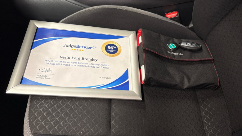 Nissan Juke 1.0 DiG-T 114 N-Connecta 5dr DCT Petrol Hatchback